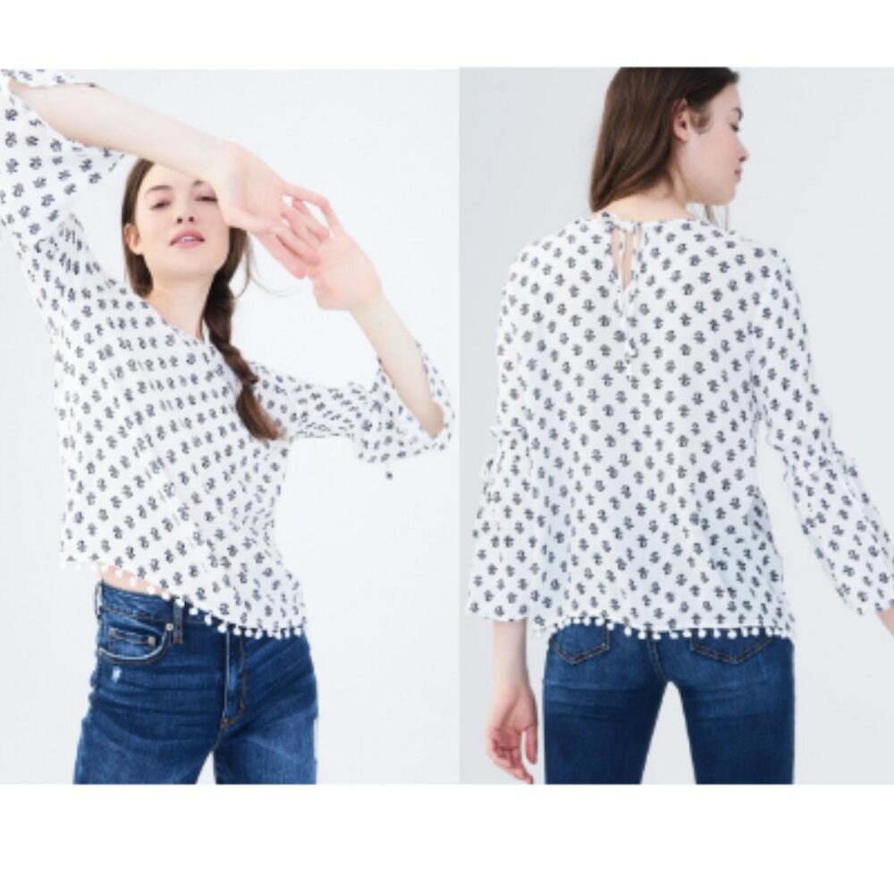 ❤️ 4/$20 Aeropostale long-sleeve top Women's XS shirt White black Pom-poms